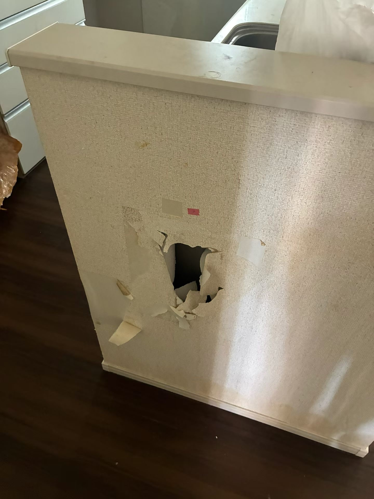 壁穴補修前